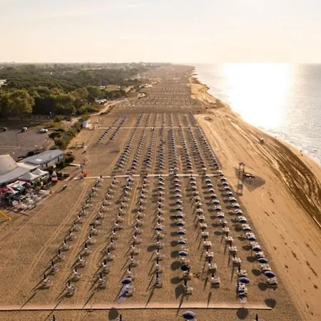 Ground Floor Flat Just 300mt From The Bibione